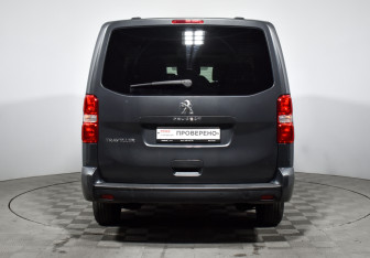 Подержанный автомобиль Peugeot Traveller 2018 года (6 фото)