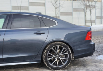 Подержанный автомобиль Volvo S90 2019 года (7 фото)