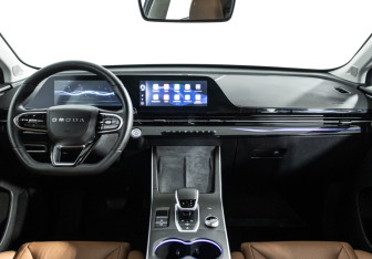 Подержанный автомобиль Omoda C5 2023 года (13 фото)