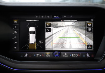 Подержанный автомобиль Volkswagen Touareg 2021 года (18 фото)