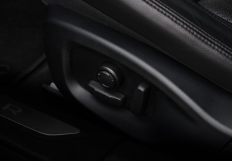 Подержанный автомобиль Jaguar XF Sedan 2016 года (27 фото)