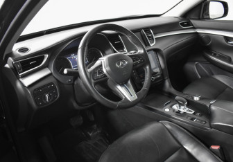 Подержанный автомобиль Infiniti QX50 2018 года (9 фото)