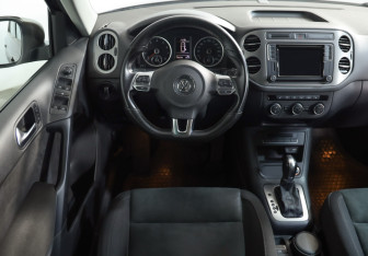 Подержанный автомобиль Volkswagen Tiguan 2016 года (10 фото)