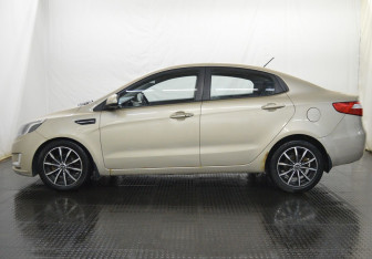 Подержанный автомобиль Kia Rio Sedan 2014 года (8 фото)
