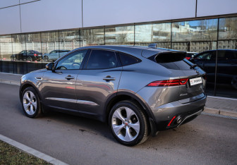 Подержанный автомобиль Jaguar E-Pace 2019 года (6 фото)
