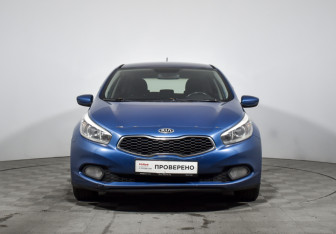 Подержанный автомобиль Kia Ceed Hatchback 2014 года (2 фото)