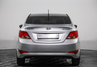 Подержанный автомобиль Hyundai Solaris Sedan 2015 года (6 фото)