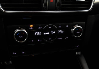 Подержанный автомобиль Mazda CX-5 2016 года (22 фото)