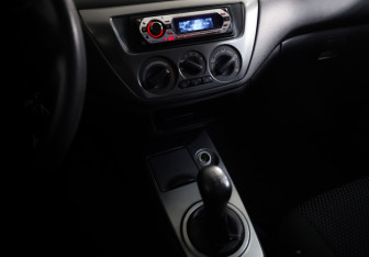 Подержанный автомобиль Mitsubishi Lancer Sedan 2006 года (13 фото)