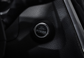 Подержанный автомобиль Ford Focus Hatchback 2012 года (17 фото)