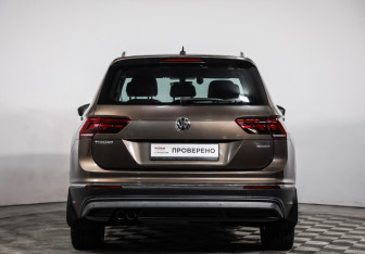 Подержанный автомобиль Volkswagen Tiguan 2018 года (6 фото)