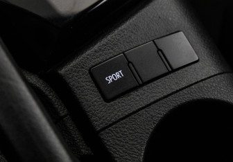 Подержанный автомобиль Toyota Corolla Sedan 2018 года (17 фото)