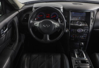 Подержанный автомобиль Infiniti FX 2008 года (10 фото)