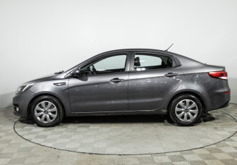 Подержанный автомобиль Kia Rio Sedan 2015 года (8 фото)