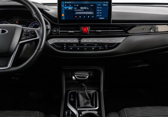 Подержанный автомобиль Москвич 3 2024 года (17 фото)