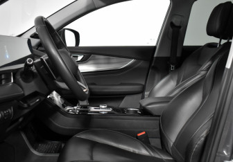 Подержанный автомобиль Chery Tiggo 8 Pro Max 2023 года (11 фото)