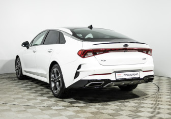 Подержанный автомобиль Kia K5 2020 года (7 фото)