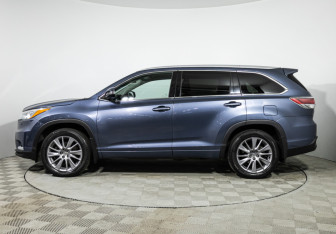 Подержанный автомобиль Toyota Highlander 2014 года (8 фото)