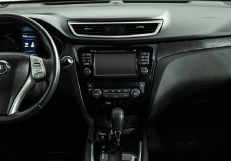 Подержанный автомобиль Nissan X-Trail 2016 года (14 фото)