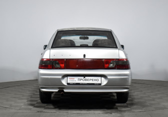 Подержанный автомобиль LADA (ВАЗ) 2110 2002 года (6 фото)