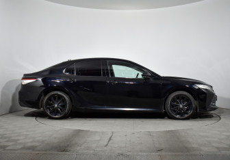 Подержанный автомобиль Toyota Camry Sedan 2018 года (4 фото)