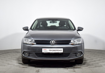 Подержанный автомобиль Volkswagen Jetta Sedan 2014 года (2 фото)