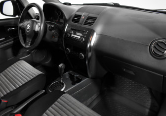 Подержанный автомобиль Suzuki SX4 Hatchback 2010 года (12 фото)