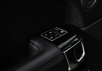 Подержанный автомобиль Land Rover Range Rover 2013 года (19 фото)