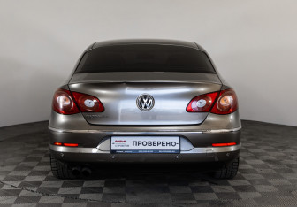 Подержанный автомобиль Volkswagen Passat CC 2010 года (6 фото)