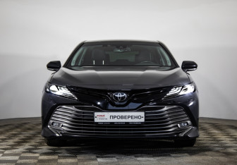 Подержанный автомобиль Toyota Camry Sedan 2018 года (2 фото)