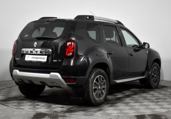 Подержанный автомобиль Renault Duster 2017 года (5 фото)