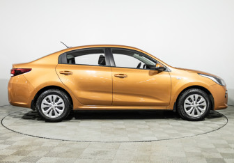 Подержанный автомобиль Kia Rio Sedan 2017 года (4 фото)