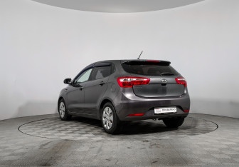Подержанный автомобиль Kia Rio Hatchback 2013 года (7 фото)