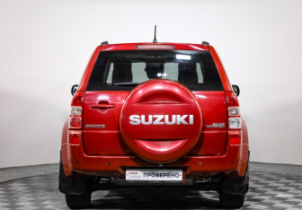 Подержанный автомобиль Suzuki Grand Vitara 2010 года (6 фото)