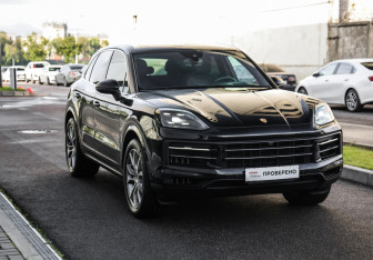Подержанный автомобиль Porsche Cayenne 2023 года (5 фото)