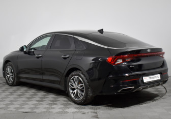 Подержанный автомобиль Kia K5 2021 года (7 фото)