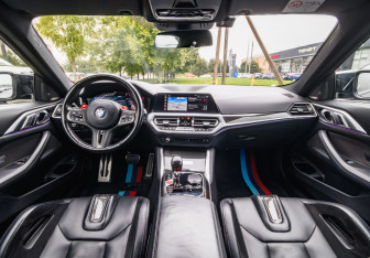 Подержанный автомобиль BMW M4 Coupe 2022 года (14 фото)