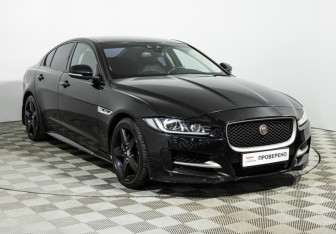 Подержанный автомобиль Jaguar XE 2016 года (3 фото)