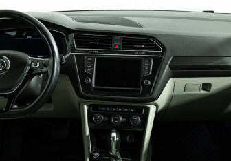 Подержанный автомобиль Volkswagen Tiguan 2017 года (14 фото)