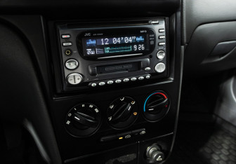 Подержанный автомобиль Kia Spectra Sedan 2006 года (15 фото)