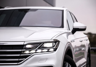 Подержанный автомобиль Volkswagen Touareg 2020 года (2 фото)