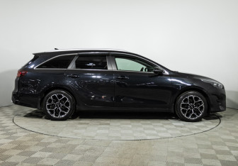 Подержанный автомобиль Kia Ceed Wagon 2021 года (4 фото)