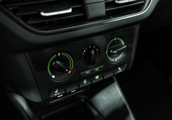 Подержанный автомобиль Skoda Rapid Liftback 2020 года (16 фото)