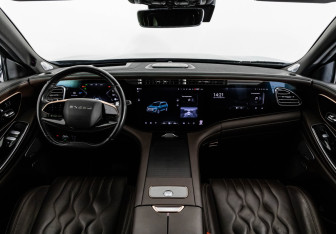 Подержанный автомобиль Exeed VX 2023 года (11 фото)