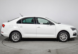 Подержанный автомобиль Skoda Rapid Liftback 2020 года (4 фото)