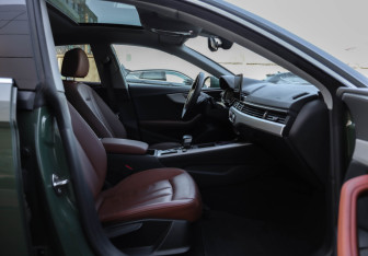 Подержанный автомобиль Audi A5 Liftback 2021 года (30 фото)