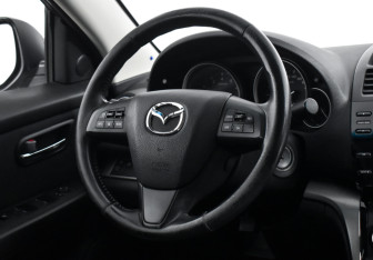 Подержанный автомобиль Mazda 6 Sedan 2010 года (15 фото)