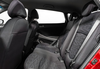 Подержанный автомобиль Hyundai Solaris Hatchback 2016 года (12 фото)