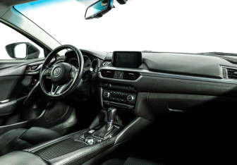 Подержанный автомобиль Mazda 6 Sedan 2016 года (9 фото)