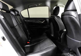 Подержанный автомобиль Lexus GS 2013 года (23 фото)